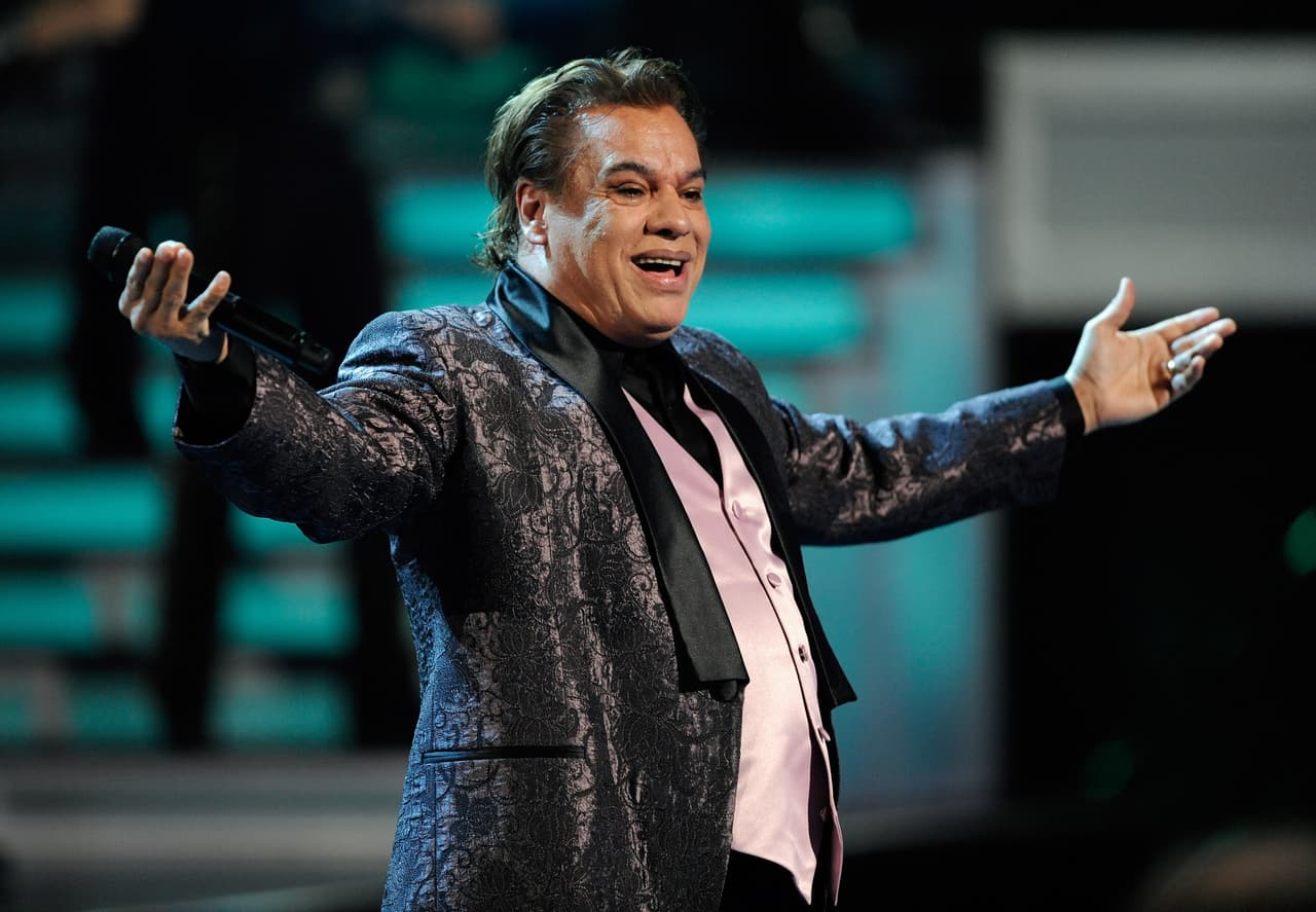 Mexican singer-songwriter Juan Gabriel dies at age 66