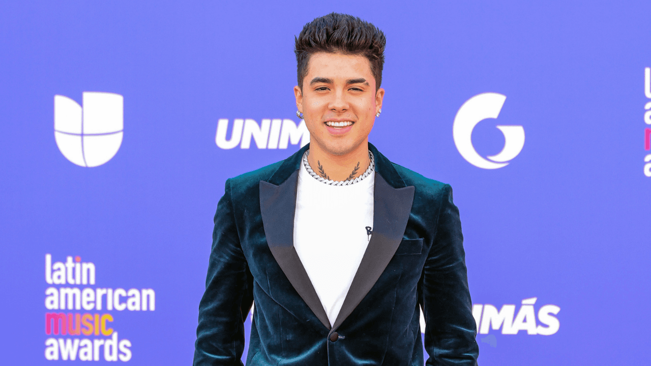 Mario Bautista celebra 10 años de carrera musical lleno de música nueva