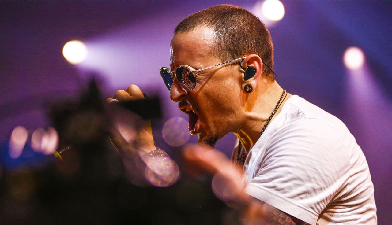 Viuda de Chester Bennington compartió foto con él y sus hijos días antes de morir