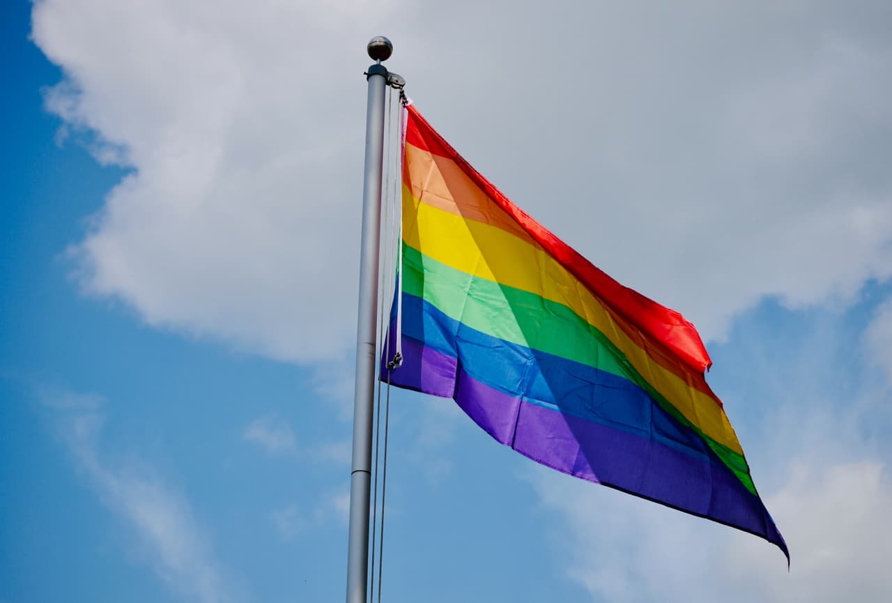 Semana del Orgullo LGBT+ en Austin ISD desata controversia; piden cancelar eventos