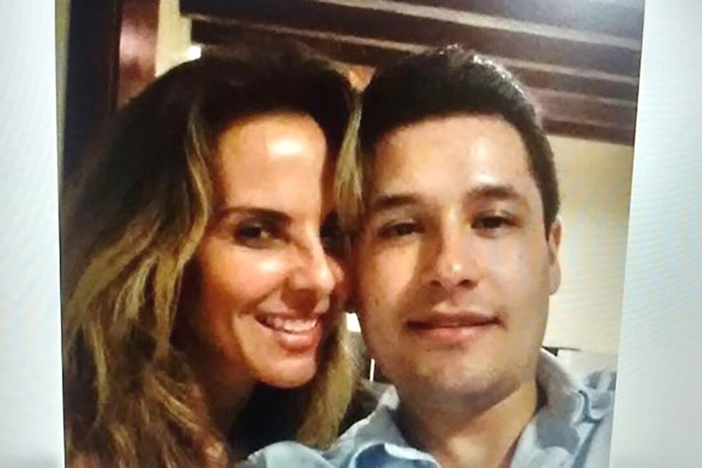 <b>Kate in the game, August 2016.</b> Mexican authorities began an investigation into Kate del Castillo for her links to 'El Chapo.' However, no progress was ever made. The actress now lives in the US and from there accused investigators of "a witch hunt" against her. Prosecutors leaked a picture of her with Alfredo Guzman, son of Joaquín Guzmán.
