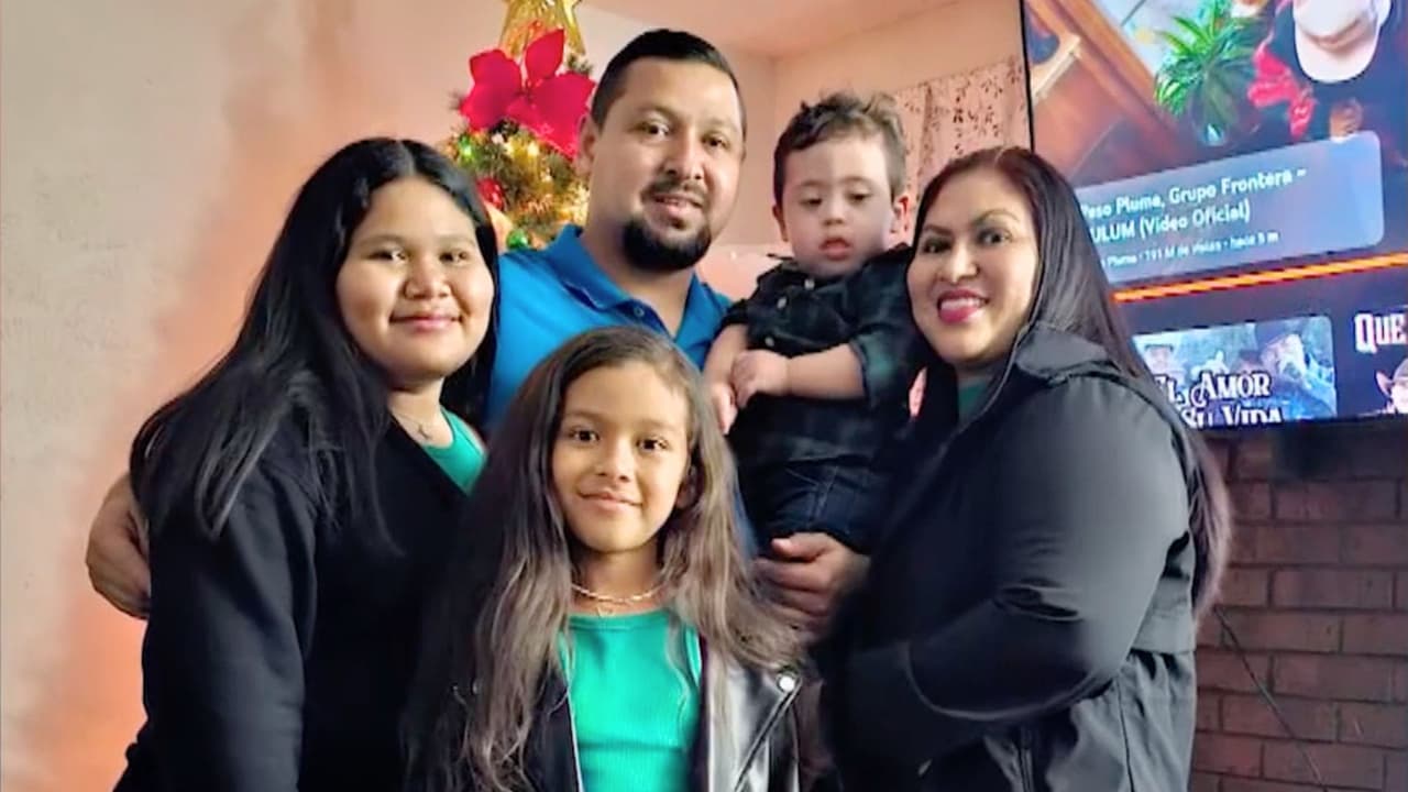 Niña hondureña pide de Navidad que su padre, detenido por ICE, vuelva a casa