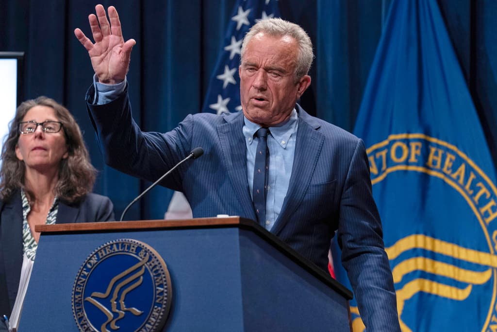 Robert Kennedy Jr. contradice (sin evidencia) a los científicos sobre la razón del aumento en casos de autismo