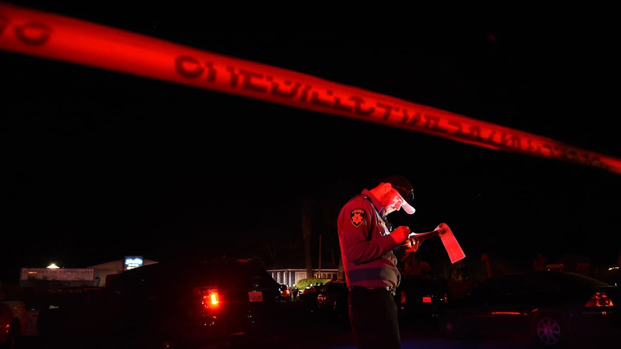 Una adolescente muerta y seis heridos tras tiroteo en fiesta de Signal Hill