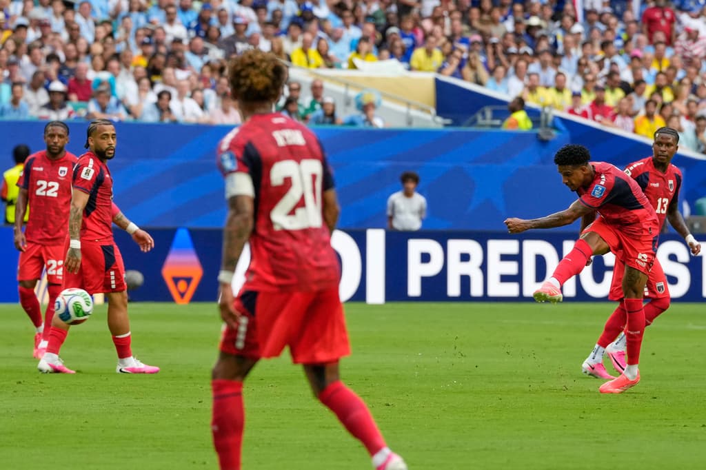 Kevin Pina, de Cabo Verde anota el primer gol de su equipo