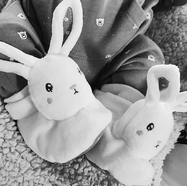 Su hermana mayor Nicolle expresó su alegría: "Les cuento que es algo muy especial pues aunque tenemos una graaaaannn diferencia en edad se que compartiremos momentos inolvidables. Soy afortunada ya que tendré la dicha de verlo crecer, ser hombre de bien, guerrero, amoroso y leal. Que vivirá su vida sonriendo, disfrutando cada instante, en fin siendo feliz! Solo sé que estoy súper feliz por el y por @juliangil y @marjodsousa Les quiero".