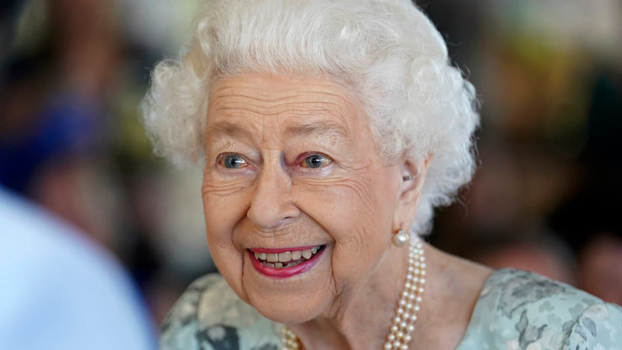 La reina Isabel se encuentra bajo supervisión médica y hay preocupación: los detalles sobre su salud