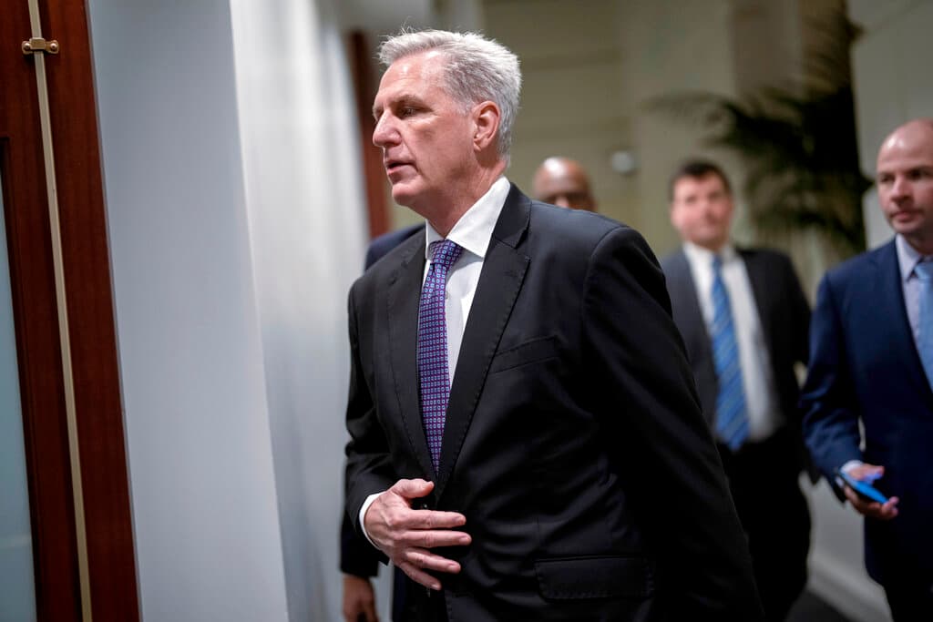 Biden y McCarthy no logran un acuerdo sobre el delicado tema del 'techo de la deuda' tras su primera reunión en la Casa Blanca