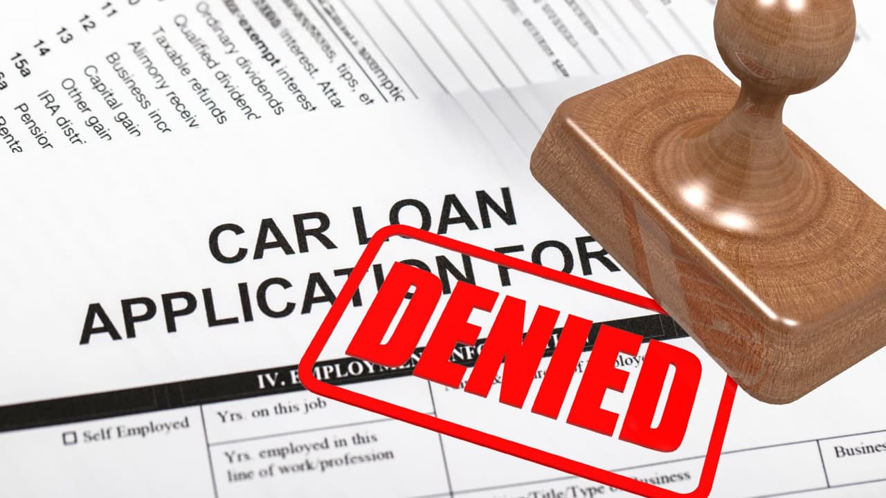 Mexicana con DACA demanda al banco que le negó un préstamo solo por su estatus migratorio