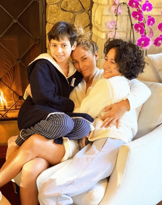 Quienes tampoco le perdieron nada a su padre fueron Emme y Max, los mellizos que procreó en su segundo matrimonio con Jennifer López.