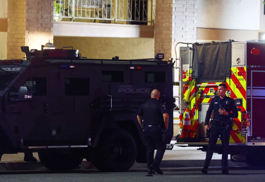 Al parecer, el hombre y los tres adultos que perdieron la vida
<b>se conocían, pero no se ha revelado el motivo del ataque. </b>Dos de las víctimas eran padre e hija.