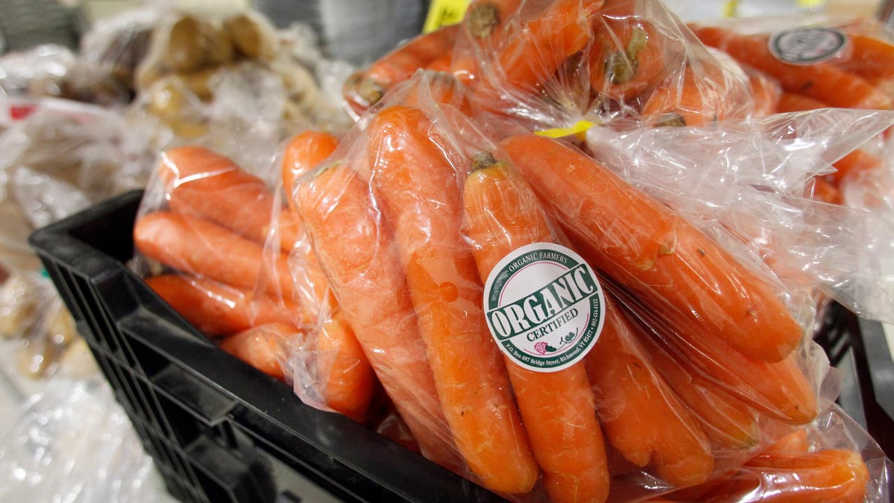 Brote de E. coli relacionado con zanahorias cobró la vida de una persona en Los Ángeles