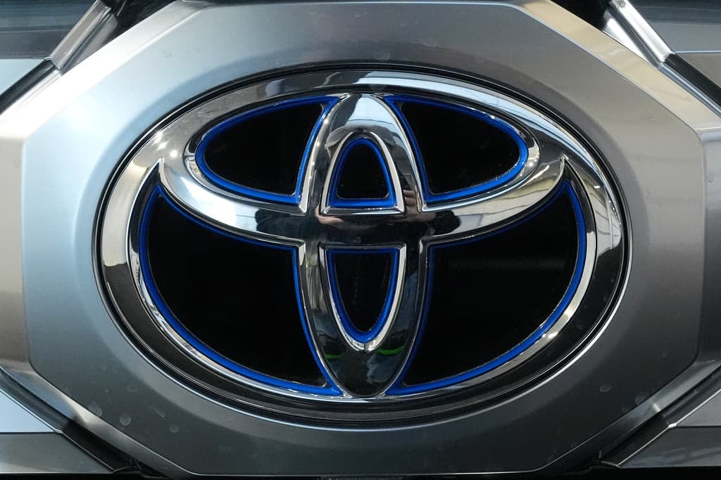Por qué Toyota llamó a revisión casi 400,000 vehículos de los modelos Tundra y Sequoia