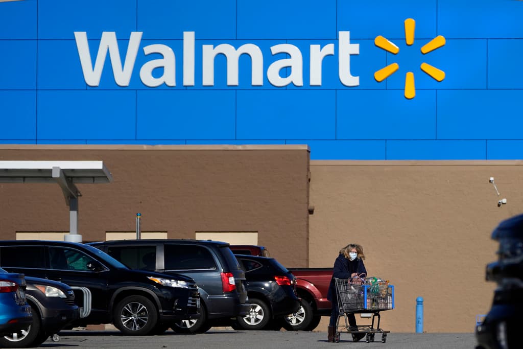 ¿Qué tiendas abren y cierran en Nochebuena? Consulta los horarios de Walmart, CVS, Costco y otras