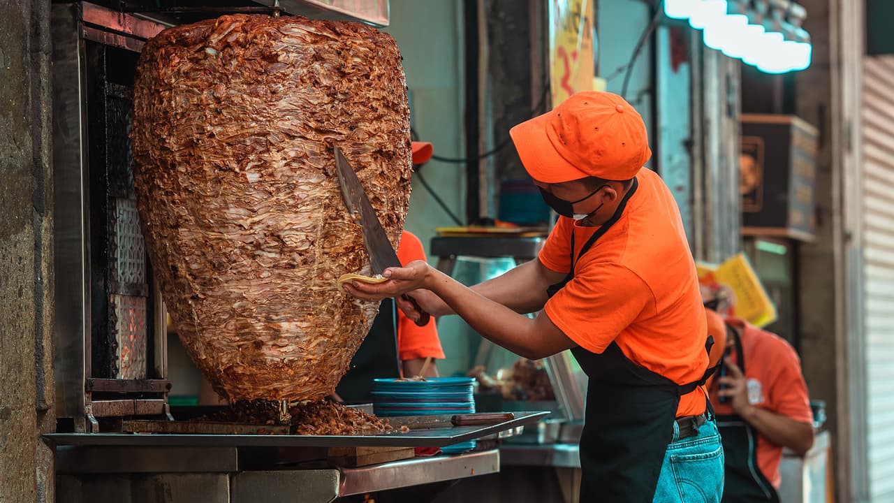 No tenían permiso para vender: enferman 17 personas tras comer tacos al pastor en puestos ambulantes en Maricopa