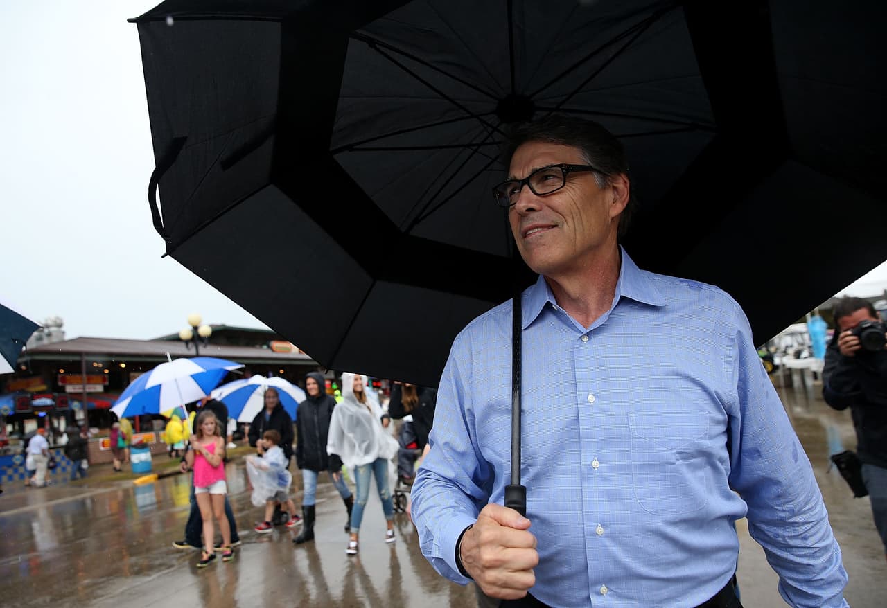 Perry dice que problemas financieros no frenarán aspiración a la Casa Blanca