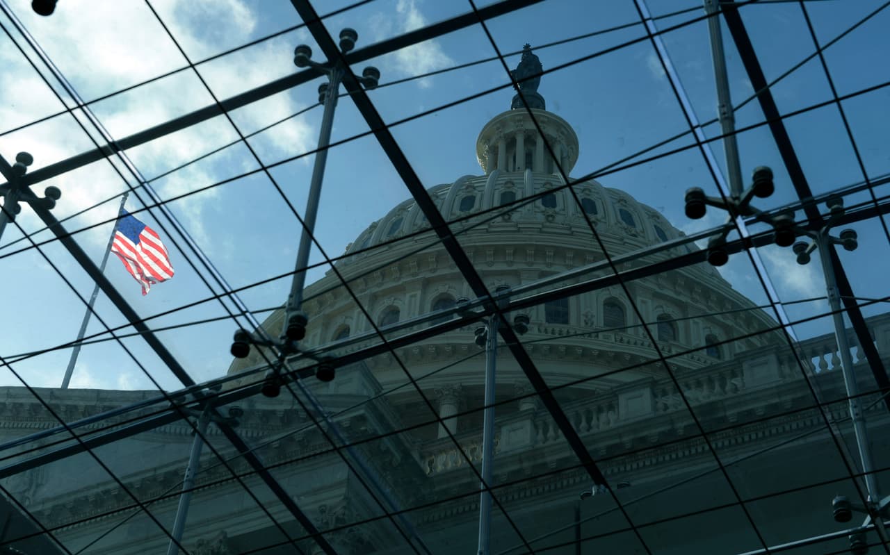 Qué contiene y qué obstáculos enfrenta la propuesta en el Senado para poner fin al cierre del gobierno