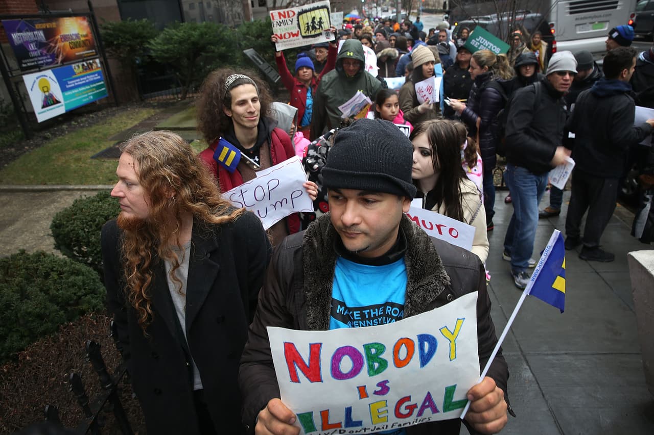 <b>Washington, DC.</b> Randy Cepeda, one of those protesting during the event "We are here to stay" in the capital. In addition to the march, rallies and workshops were held to inform the immigrant community of their rights, obligations and responsibilities.