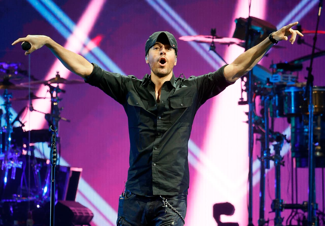 En una entrevista para Univisión en 2016, el famoso comentó que lo que hizo durante el evento “fue una estupidez”. Afortunadamente para Enrique, un doctor pudo reconstruir su dedo.