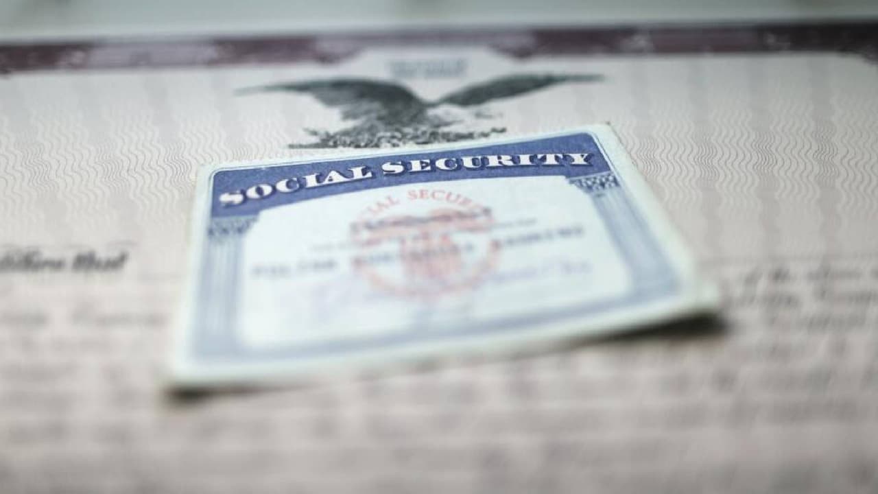 Además, deberás proporcionar tu
<b>Número de Seguro Social </b>completo. Ya no es necesario presentar algún documento para comprobarlo.