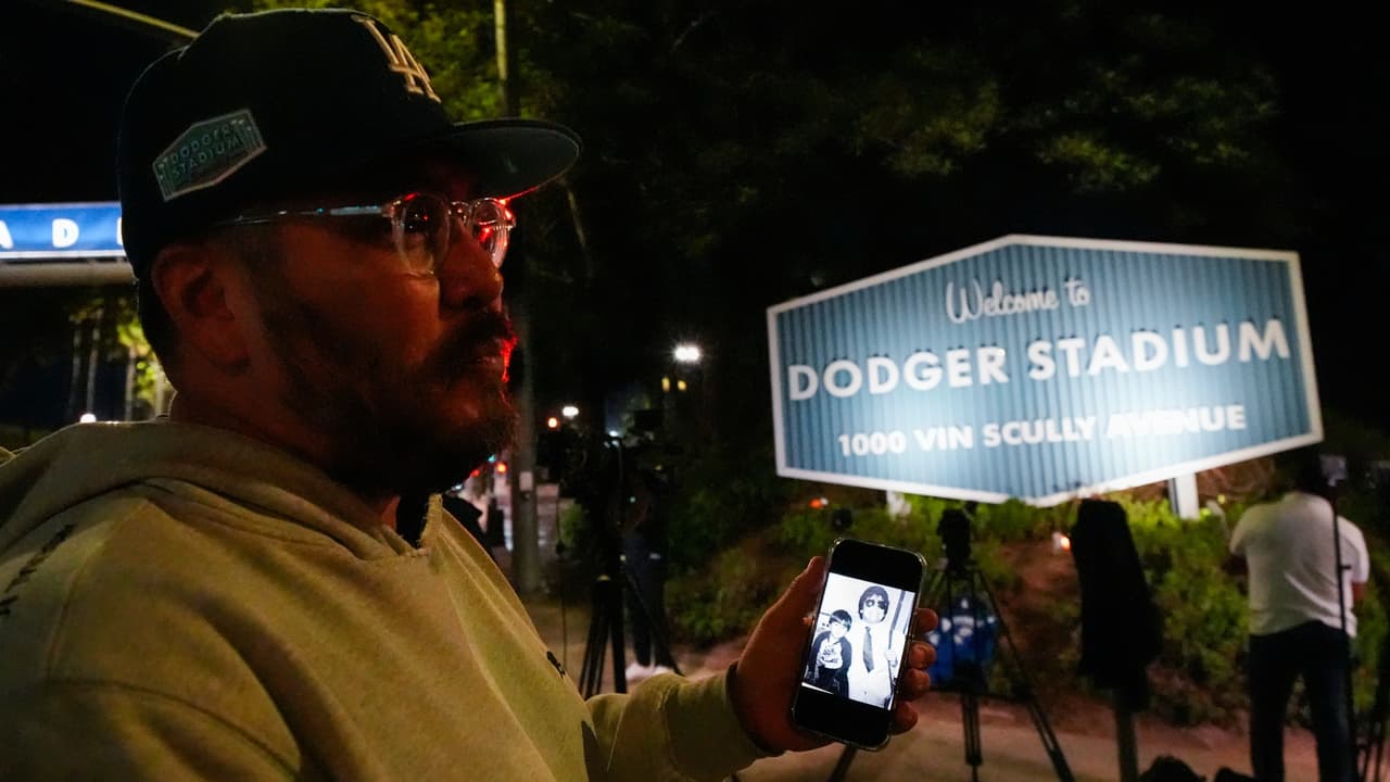 Adiós al eterno 34: Los Ángeles llora a Fernando Valenzuela, 'El Toro' campeón de los Dodgers