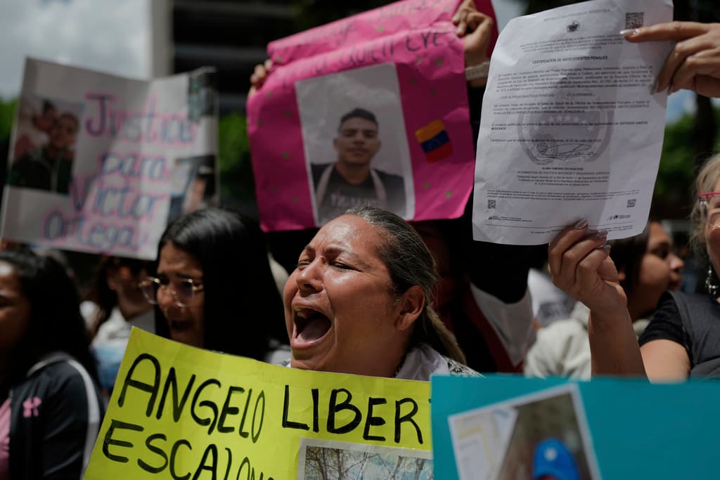 6 claves del fallo judicial que prohíbe al gobierno de Trump usar la Ley de Enemigos Extranjeros para expulsar a inmigrantes