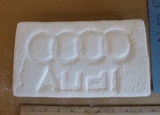 Sus métodos de contrabando de droga a EEUU son similares al del cartel de Sinaloa: producir o recibir droga en México, cruzarla en vehículos por la frontera, distribuirla a distintas ciudades de este país y enviar las ganancias en efectivo o por medio de transacciones ilícitas.