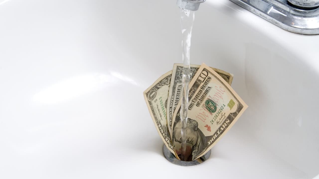 <h3 class="cms-H3-H3">Planifica en tener un presupuesto</h3>
<br>Es normal que un ganador de la lotería se gaste todo su dinero rápidamente y termine en la calle. Para que eso no te pase a ti, ten un plan de gastos. Piensa en límites máximos de lo que vas a gastar anualmente y que te dure para tu retiro.