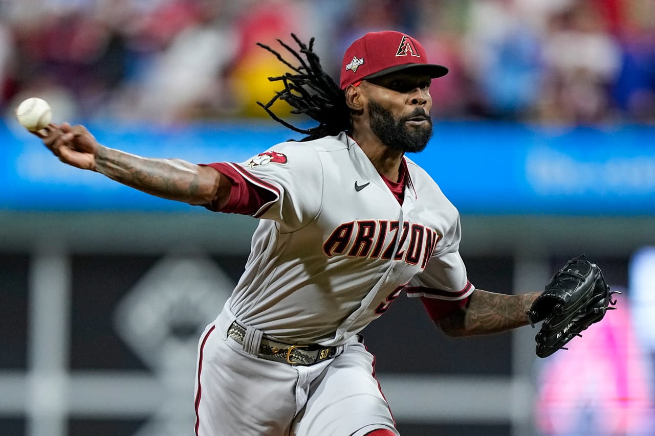 Grandes Ligas: la historia de Miguel Castro, el pitcher de Diamondbacks de Arizona cuenta cómo salvó a sus padres