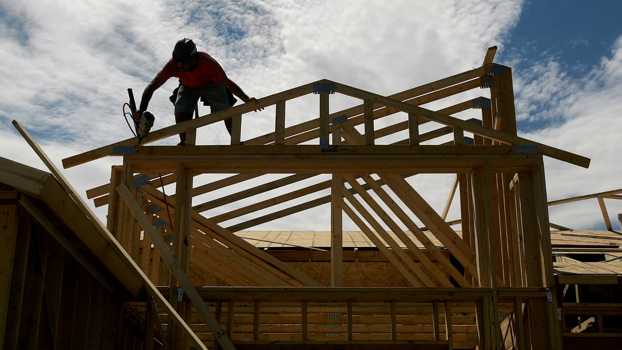 Construcciones en DC avanzan lento: trabajadores no asisten por miedo a redadas migratorias
