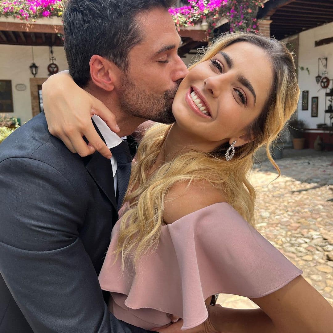 Incluso, contó que les gustaría tener dos hijas con la actriz: "Estamos esperando el momento que Dios nos diga cuándo y que nos lance una niña, dos niñas".