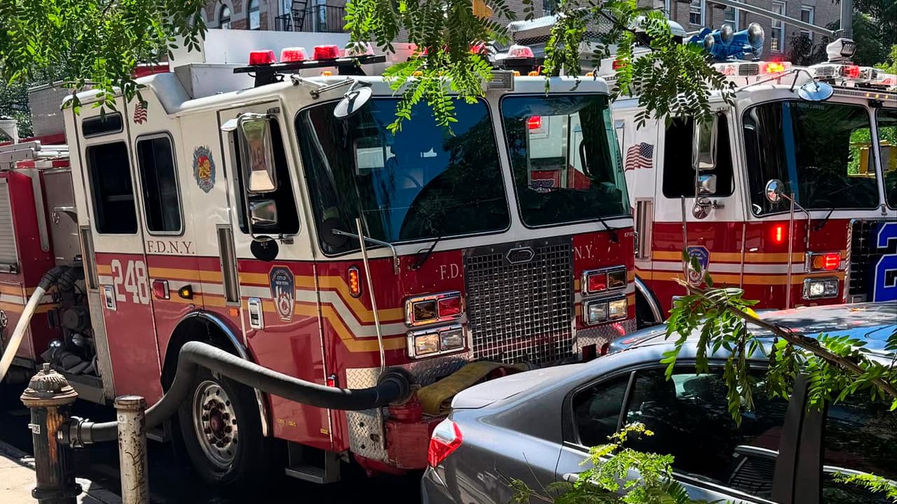 Un hombre pierde la vida tras ser encontrado en llamas en un edificio de Brooklyn