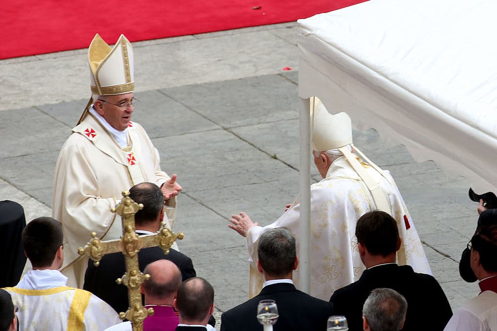 Benedicto XVI muestra su desacuerdo con la propuesta de Francisco sobre la relajación de las reglas del celibato