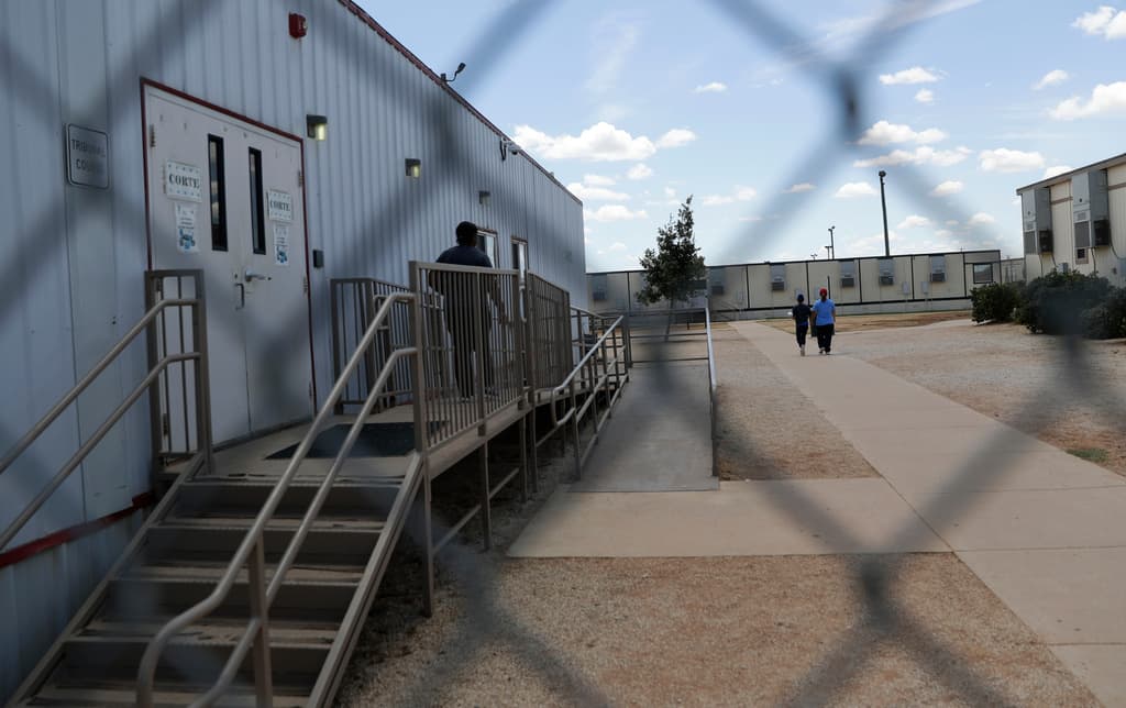 Una jueza ordena a Trump regresar a un hondureño al que podrían haber hecho firmar su auto deportación