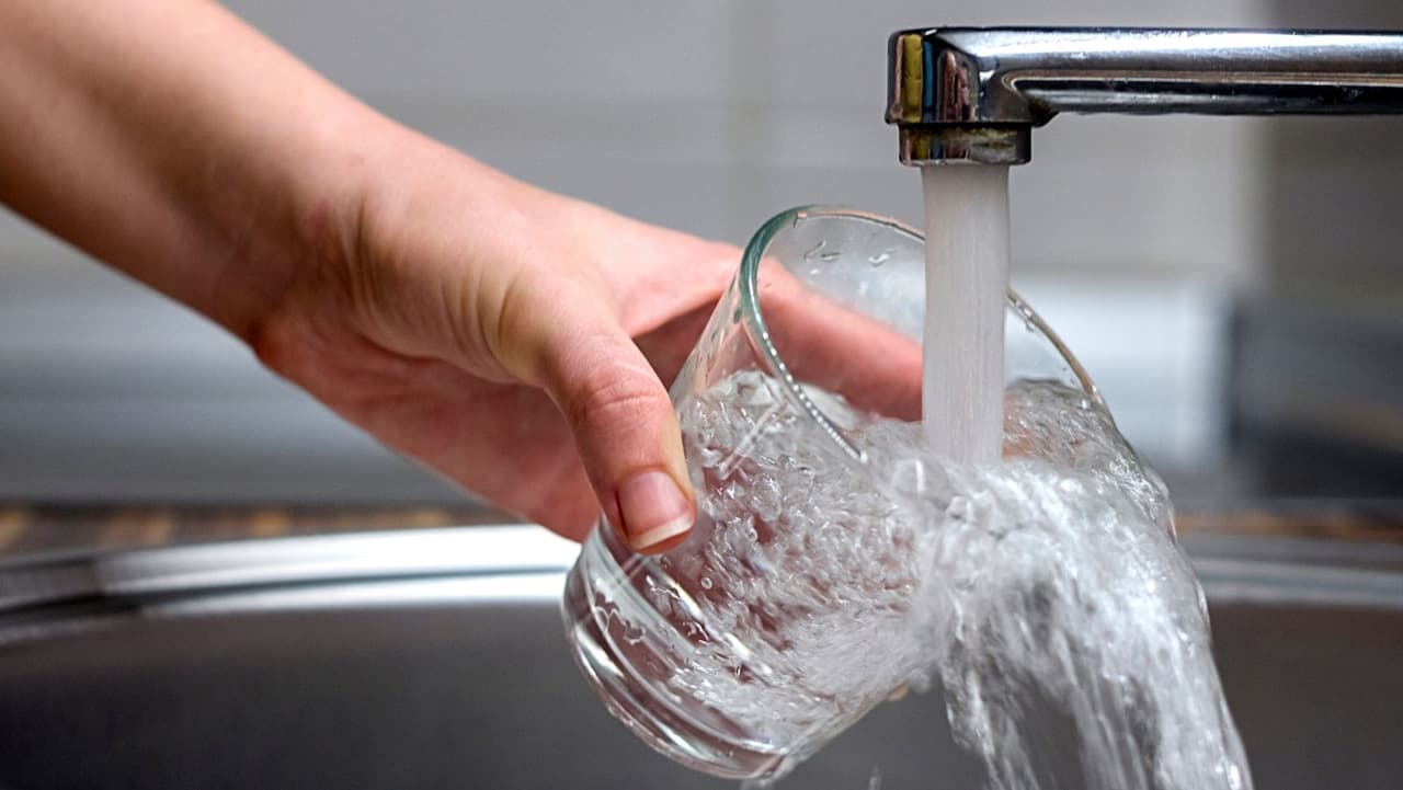 Ofrece NYC amnistía a deudores de facturas de agua; perdona hasta 100% de interés moratorio