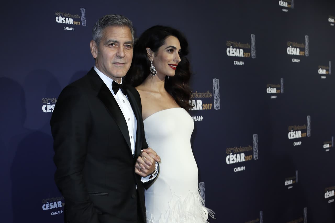 Los gemelos de George y Amal Clooney debutan en París