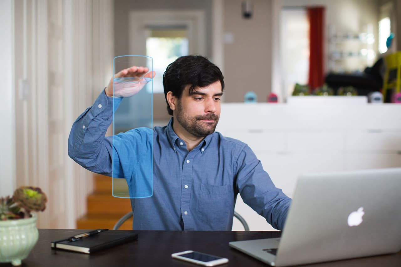 ¿Te imaginas controlar la música y la calefacción con gestos en el aire? Este mexicano ya lo inventó