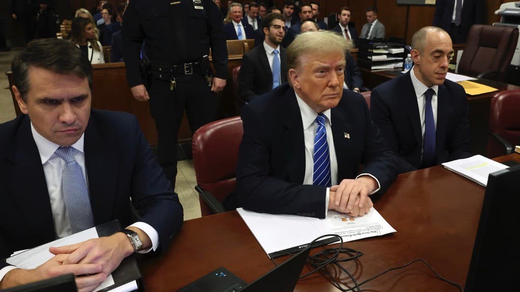 Quién gana y quién pierde con la decisión del juez Juan Merchán de aplazar la sentencia contra Trump en el caso 'Stormy Daniels'