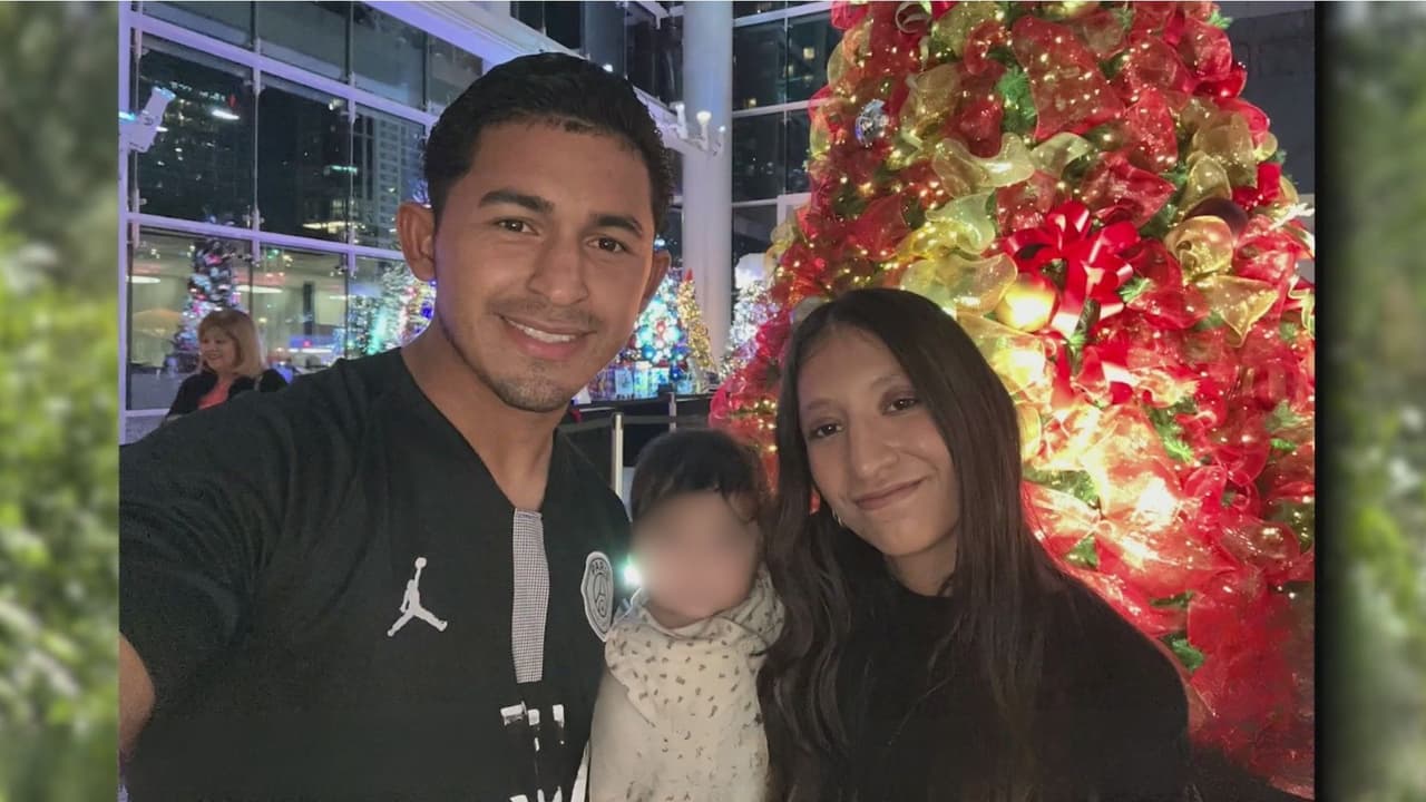 La cuarta víctima identificada fue
<b><a href="https://www.univision.com/noticias/estados-unidos/denis-migrante-hondureno-subio-a-ese-tren-para-reunirse-con-su-familia-en-estados-unidos-pero-solo-se-encontro-con-la-muerte-en-texas" target="_blank">Denis Isaías Anariba Herrera</a></b>, un hondureño que en dos semanas cumpliría
<b>25 años</b> y que soñaba con regresar a Houston para reencontrarse con su esposa y su hija de un año.
<br>
<br>Denis había vivido durante cinco años en el área de Houston antes de ser deportado el pasado 24 de diciembre. Su madre,
<b>Denia Herrera</b>, contó que el joven pasó cerca de dos meses en México antes de llegar a Piedras Negras, Coahuila, donde presuntamente abordó el tren rumbo al norte de Texas. “
<b>Su anhelo era regresar aquí por su hija</b>”, relató entre lágrimas. Ahora la familia busca apoyo económico para repatriar sus restos a Honduras.