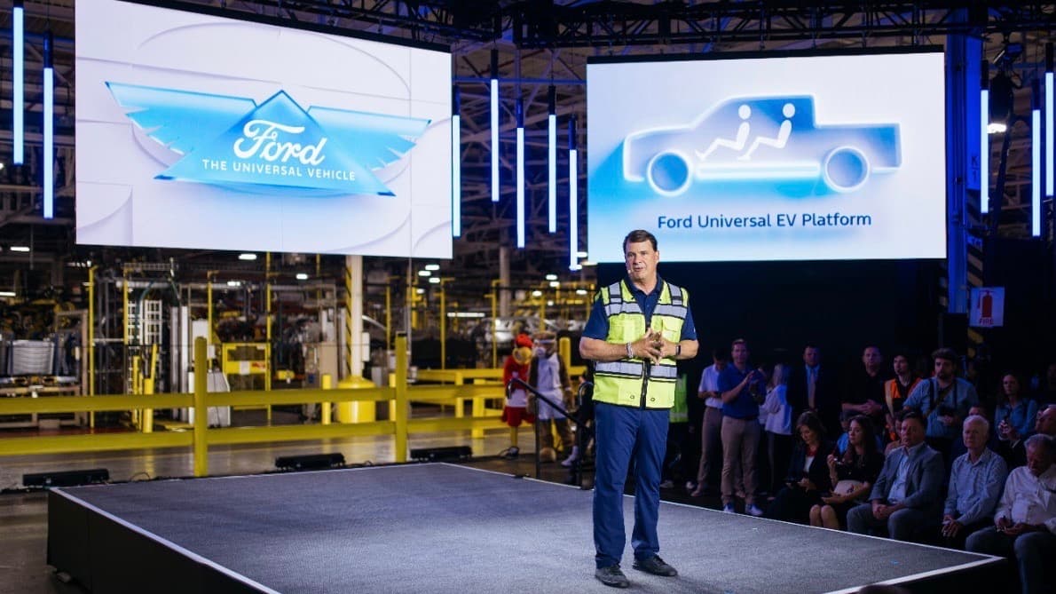 El "revolucionario" método de fabricación al que Ford apuesta su futuro: lo estrena con una 'pickup' eléctrica de $30,000