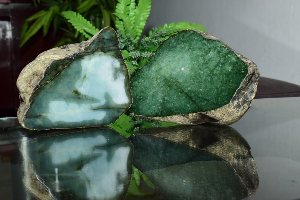 <h3 class="cms-H3-H3">Cuarzo verde (jade) </h3>
<br>Simboliza la prosperidad y la buena fortuna. Se usa para cargar el futuro de buenas energías y proveer, a quien lo usa, de esperanza.
<br>