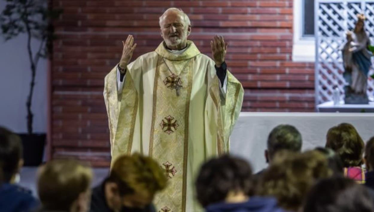 Policía confirma que al obispo David O'Connell lo mataron, pero se reservan detalles mientras investigan