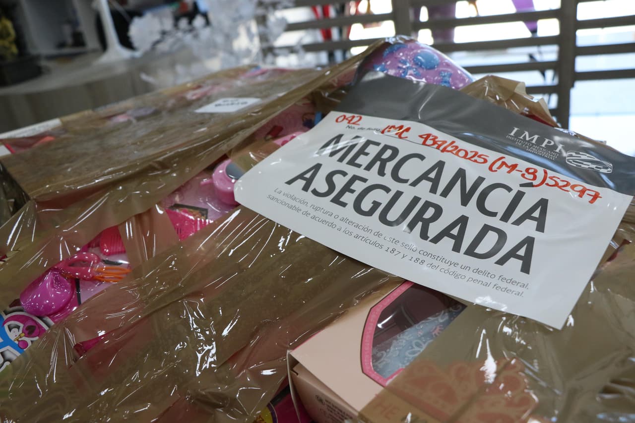 Qué hay detrás de la guerra de México contra la piratería y el contrabando 'Made in China'