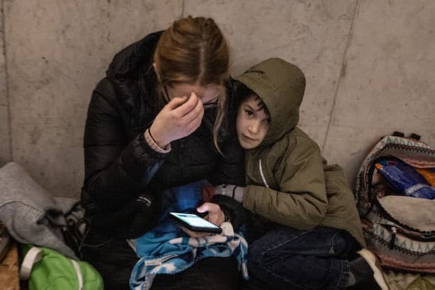 Por miedo a las "listas negras" de los rusos, los ucranianos tratan de ocultar sus perfiles en redes sociales