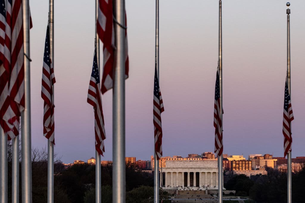 Al menos
<b>16 tiroteos masivos han dejado a 90 personas muertas </b>en Estados Unidos en lo que va de año.