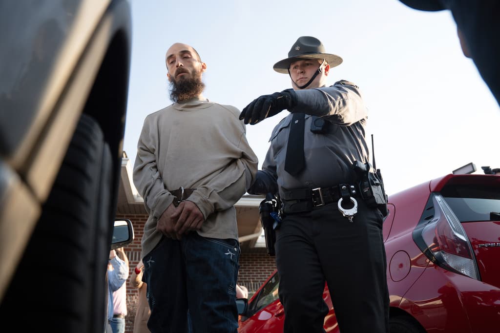 Presentan cargos contra el sospechoso de incendiar la vivienda del gobernador de Pensilvania