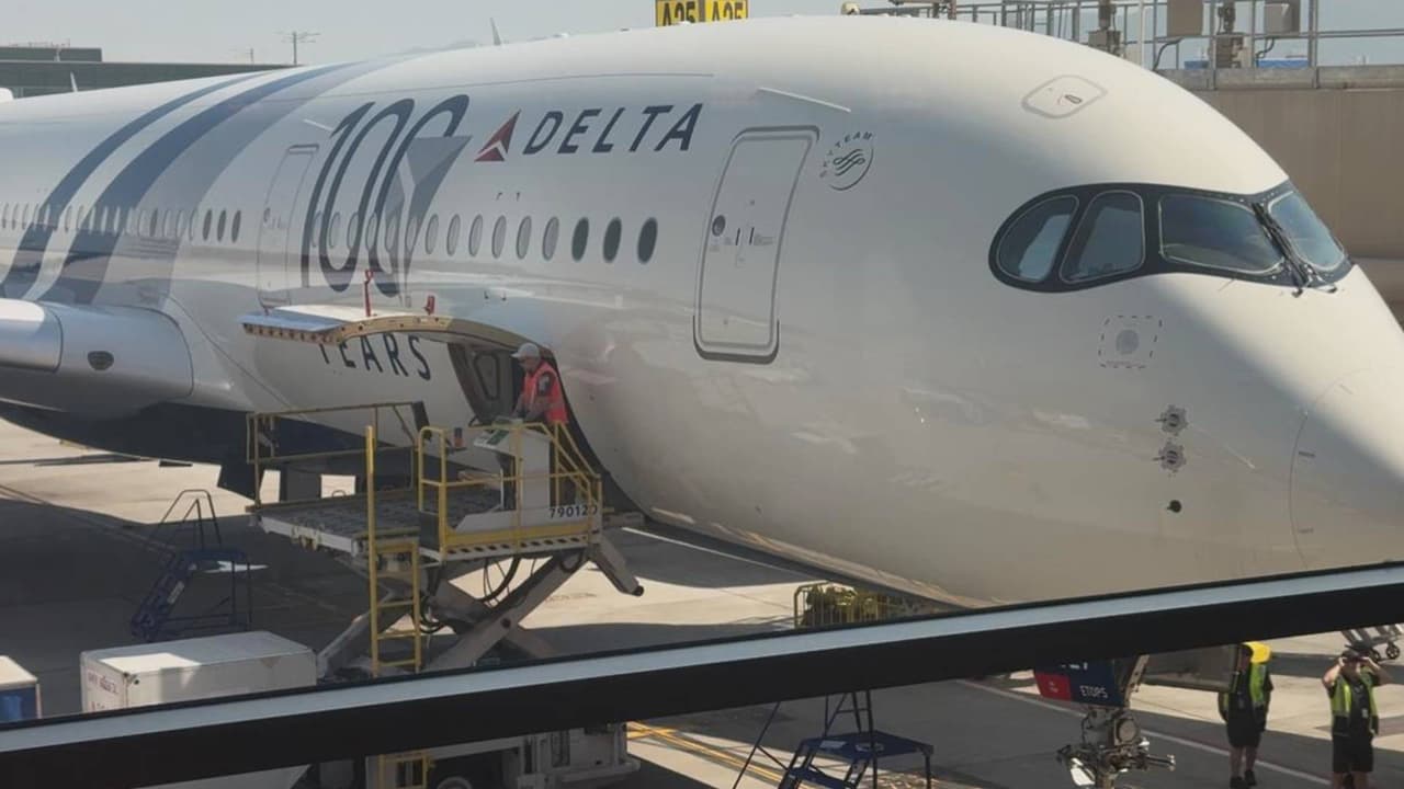 Turbulencia en vuelo de Delta SLC-Ámsterdam causa pánico y deja a 25 personas hospitalizadas