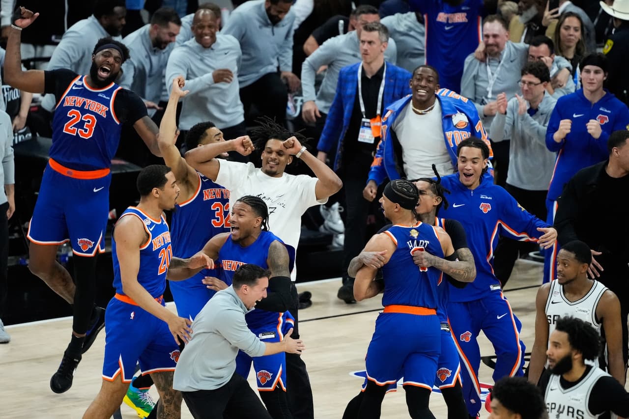 El base zurdo transformó completamente a los Knicks desde su llegada hace cuatro años. Su liderazgo y capacidad anotadora
<b>cambiaron el destino de una franquicia </b>acostumbrada a la frustración.