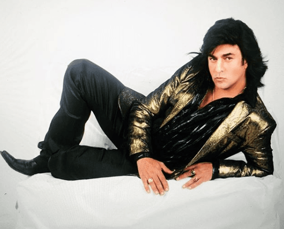 Albertano despierta con un beso de lengüita