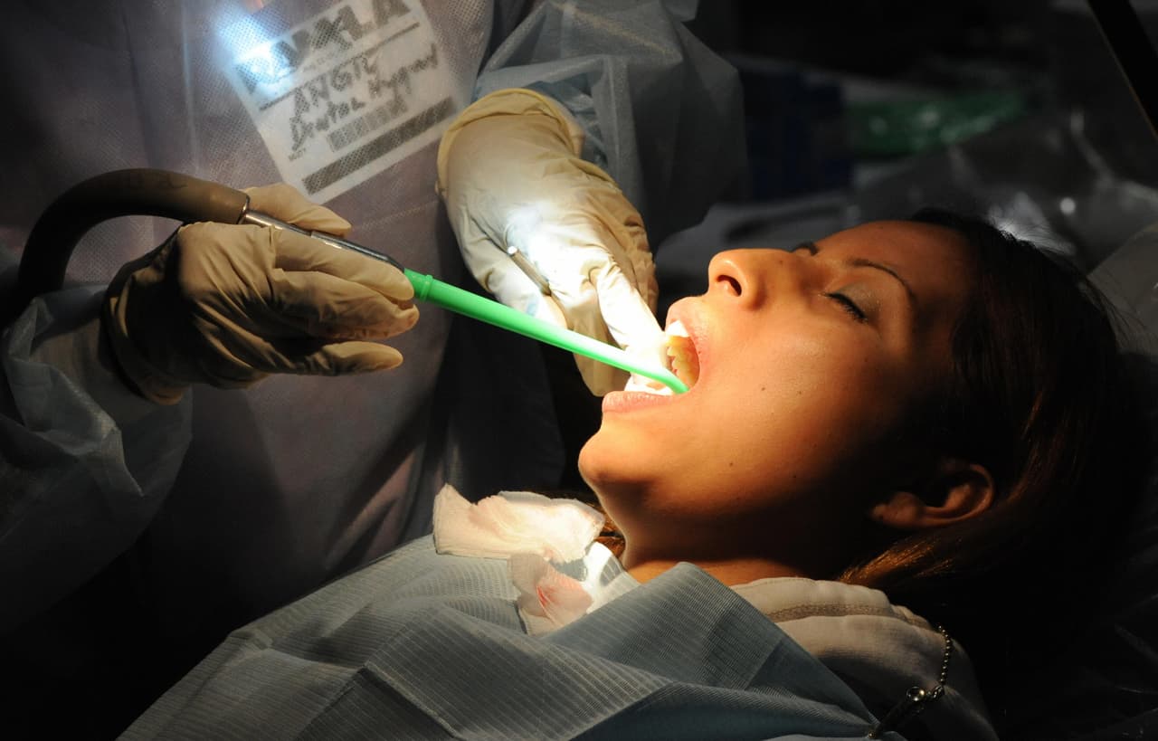 Es muy importante que la movilidad de los dientes y sus causas sean detectadas a tiempo para prevenir consecuencias.